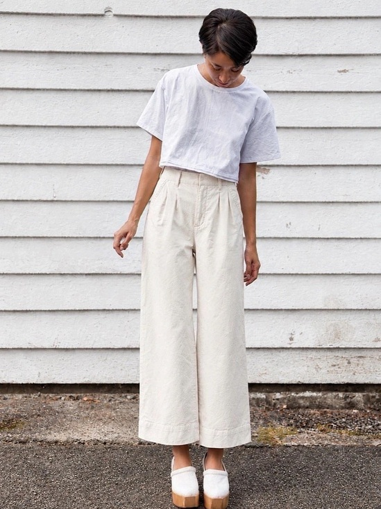 Everlane Pants - EUC Everlane Organic Cotton Easy Wide Leg Pleated Trouser Pants in Cream Bone
